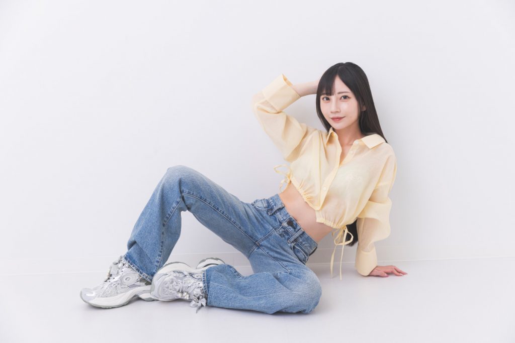图片[2]- 七泽美亚牛仔×运动鞋写真：轻松休闲也能撩心- 绅士俱乐部