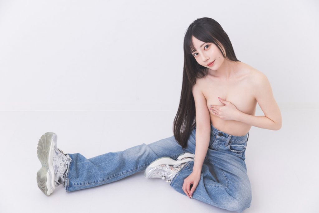 图片[12]- 七泽美亚牛仔×运动鞋写真：轻松休闲也能撩心- 绅士俱乐部